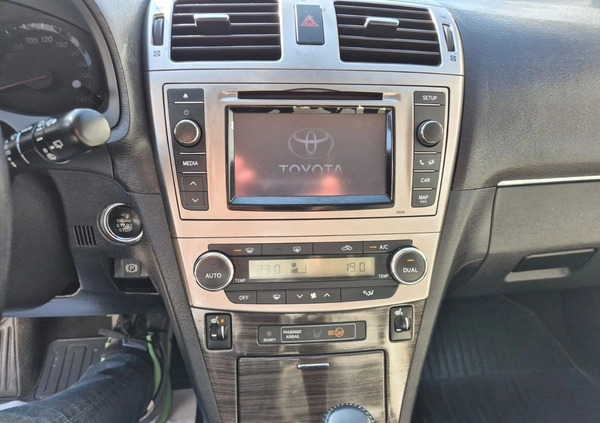 Toyota Avensis cena 39900 przebieg: 243881, rok produkcji 2012 z Zgierz małe 254